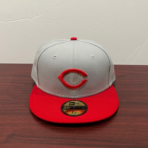 New Era, 59Fifty Fitted Hat, Cincinnati Reds, Grey & Red - Picture 1 of 9